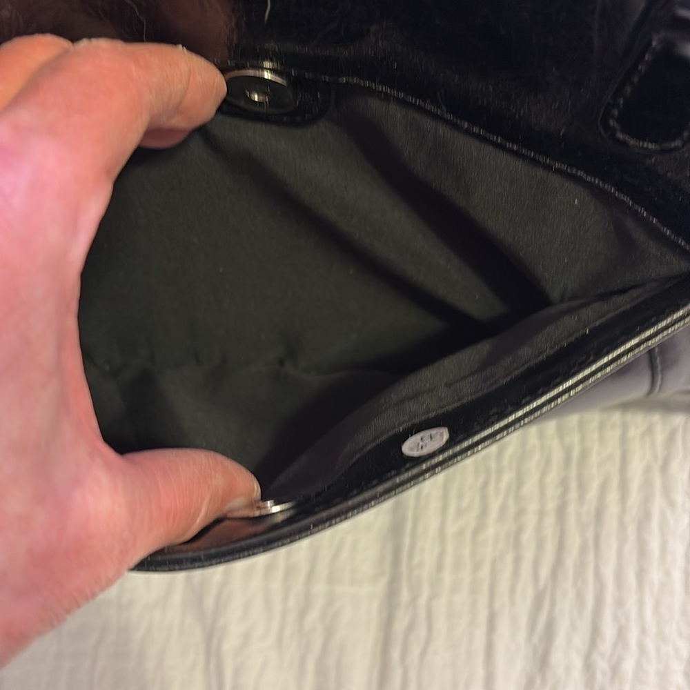 Giani Bernini Black Leather Tote Bag. - Picture 3 of 8